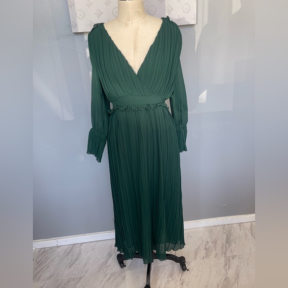 green emerald velvet dress Zara Green Sleeveless Ribbed Knit Turtleneck Ruffle Fit & Flare Mini Dress  Sz S main image 0